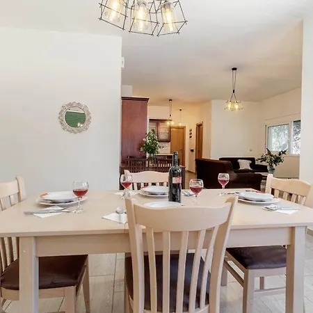 Dimitra's South House *